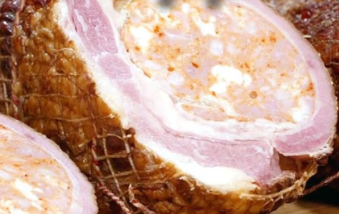 Рецепт: Грудинка фаршированная