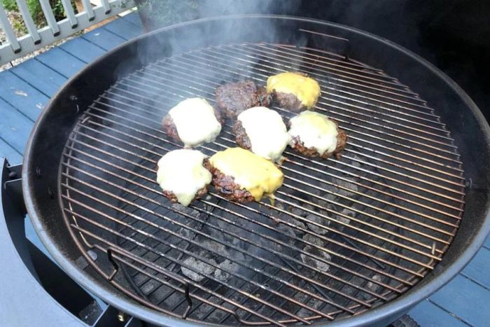 Гриль угольный Slow 'N Sear Kettle Grill  Without SnS